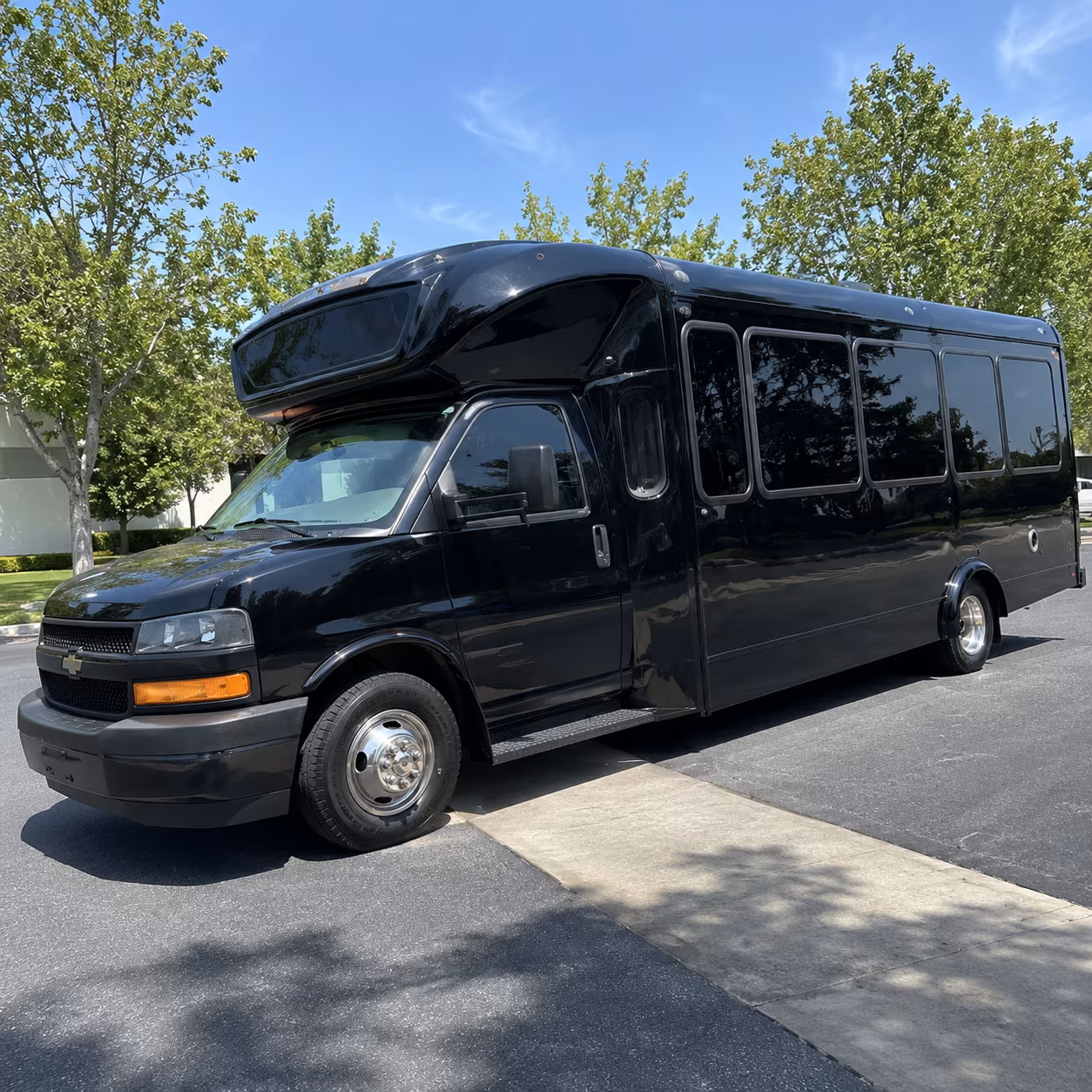 minot 15 passenger party bus