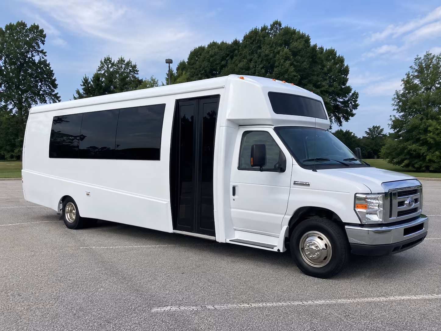 minot 18 passenger party bus