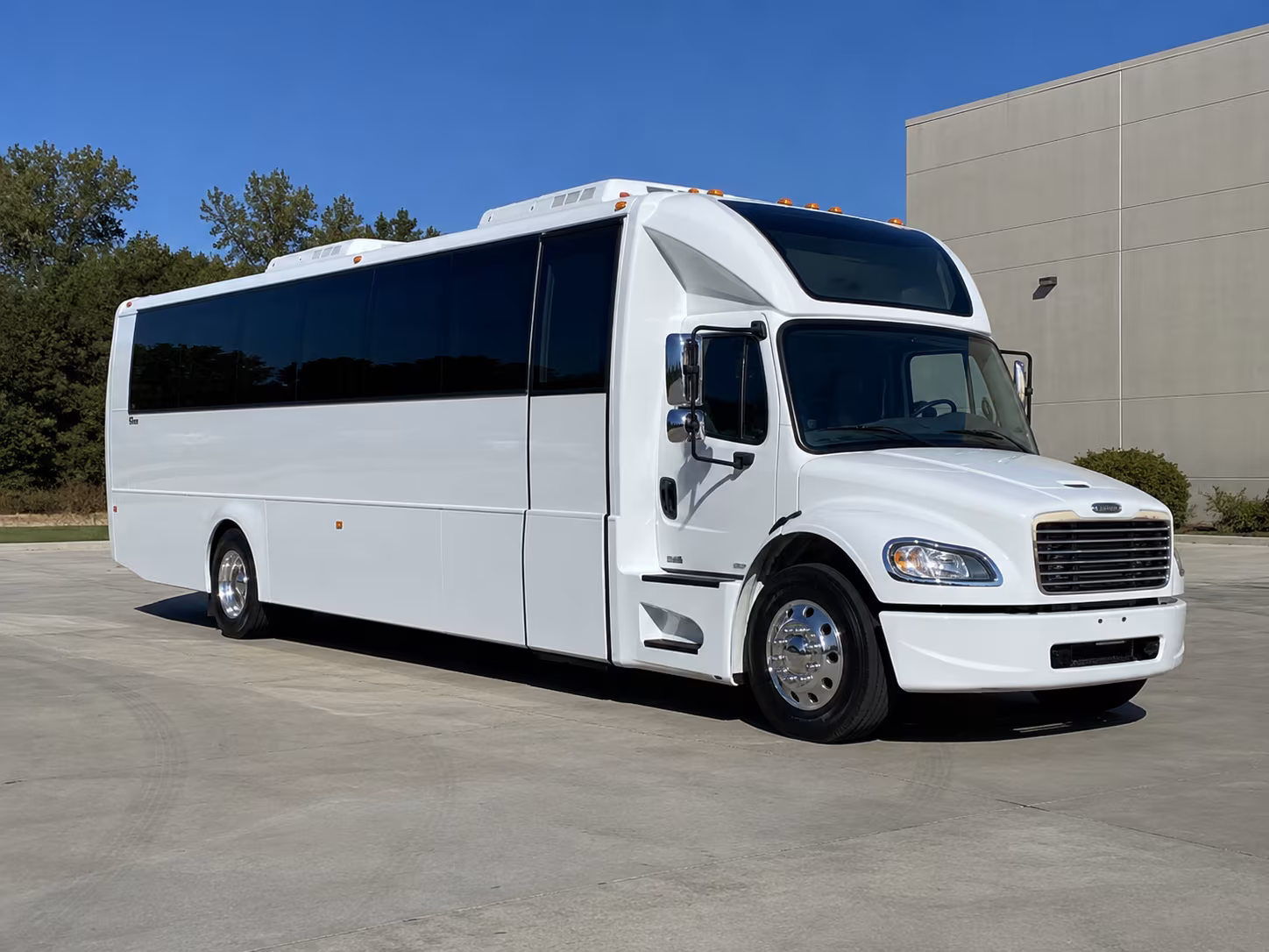 minot 28 passenger party bus
