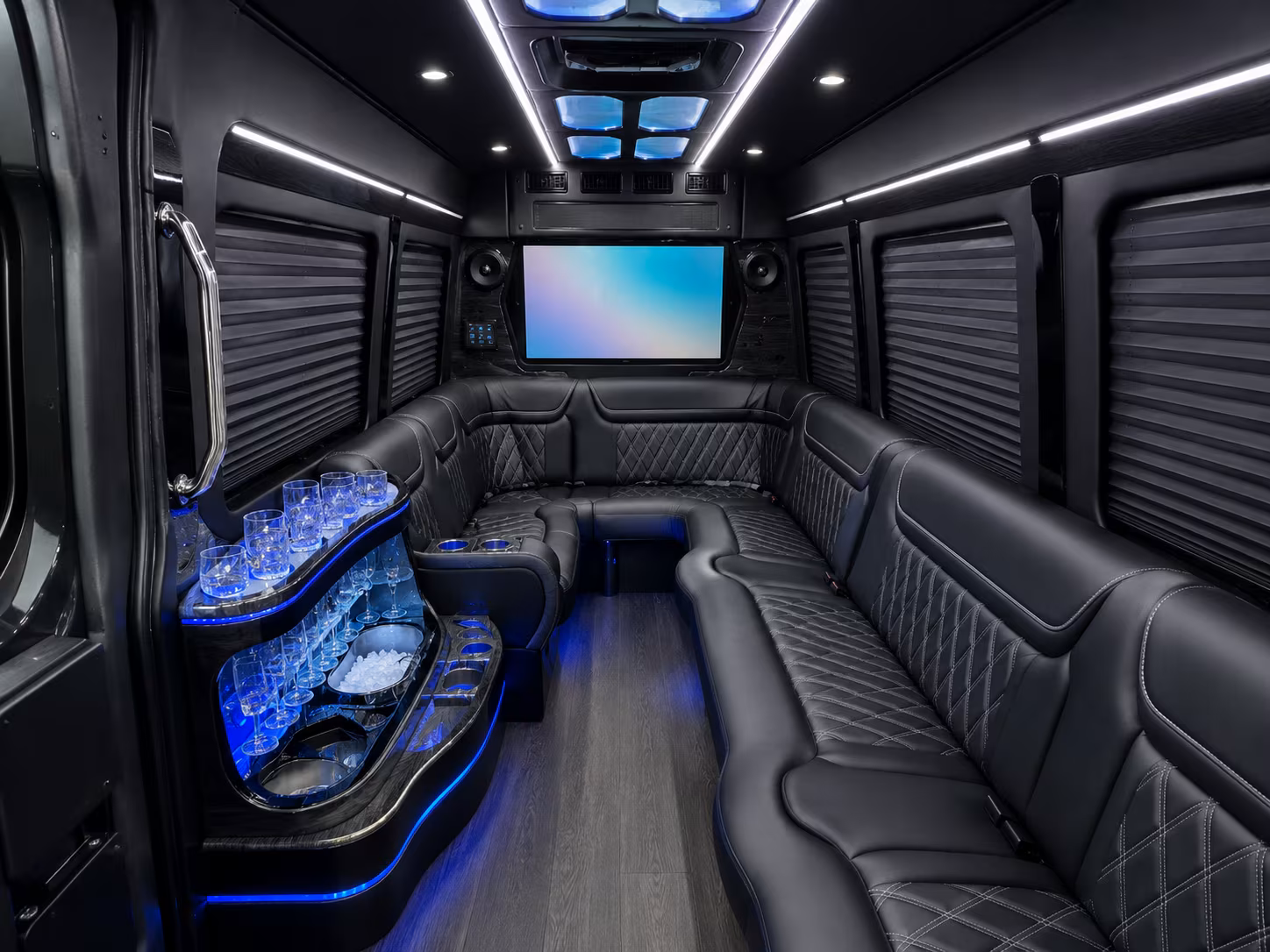 with minotcharterbuscompany com you ll find concert buses for long distance north dakota trips too